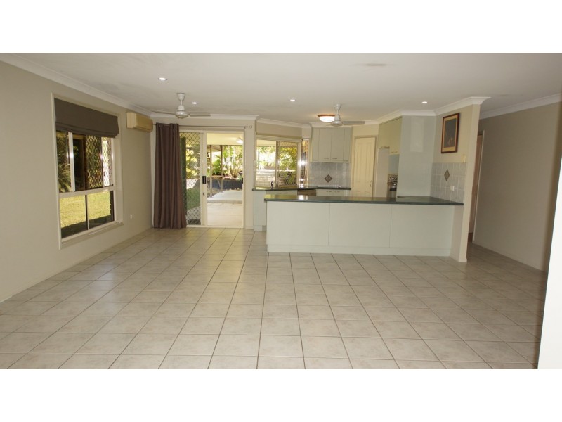 11 Botha Street, Blacks Beach QLD 4740