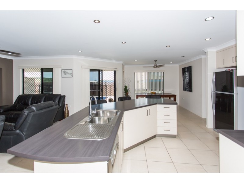 22 Hinze Circuit, Rural View QLD 4740