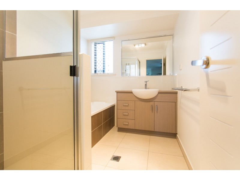 22 Hinze Circuit, Rural View QLD 4740