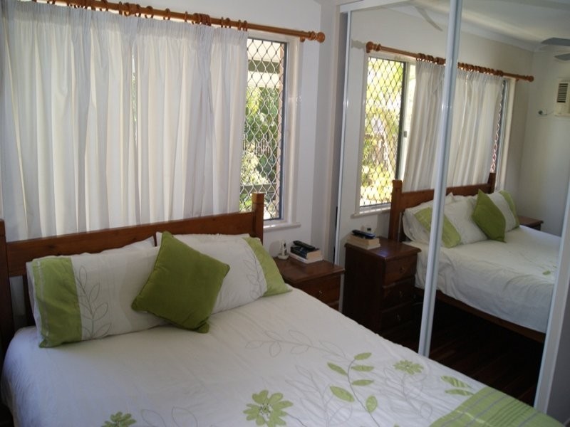 5 Bower St, Slade Point QLD 4740