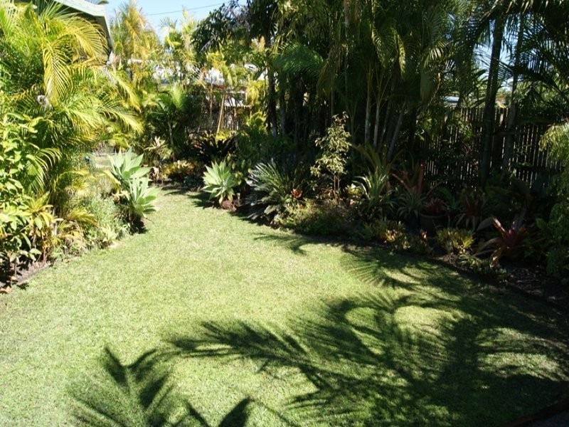 5 Bower St, Slade Point QLD 4740