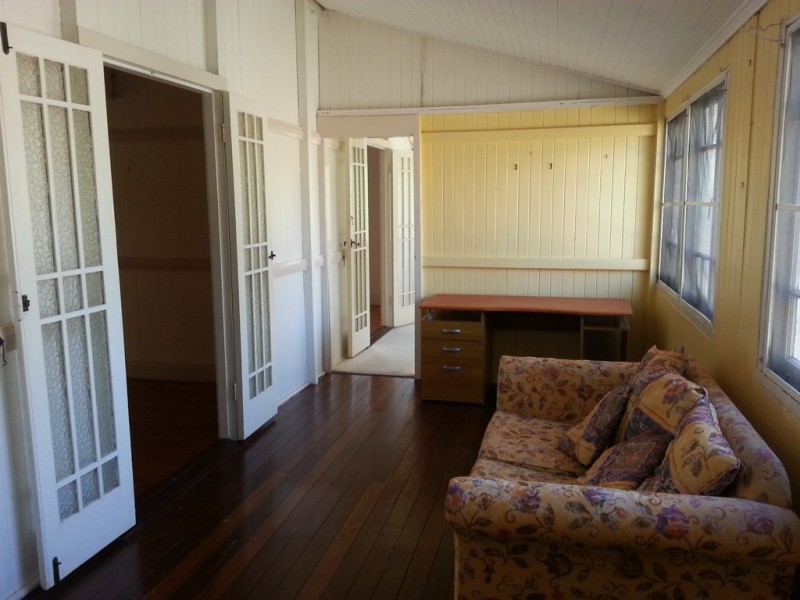 9 Tait Street, West Mackay QLD 4740