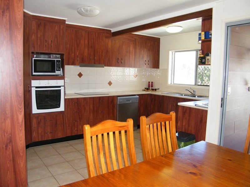 2 Hastings Street, Ooralea QLD 4740