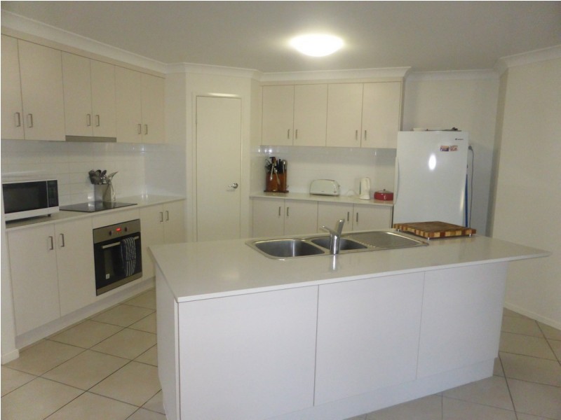 15 Kingslea Court, Ooralea QLD 4740