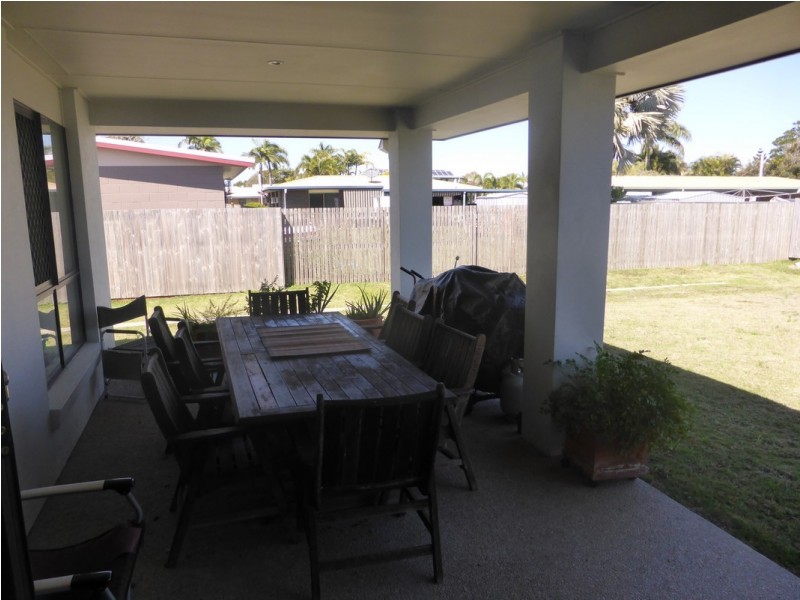 15 Kingslea Court, Ooralea QLD 4740