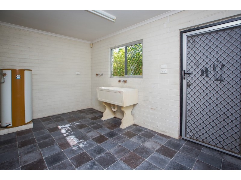 40 Lagoon Street, West Mackay QLD 4740