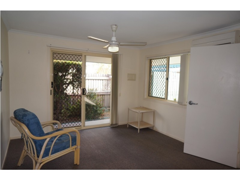 10 and 11/4 Don Wright Court, Andergrove QLD 4740