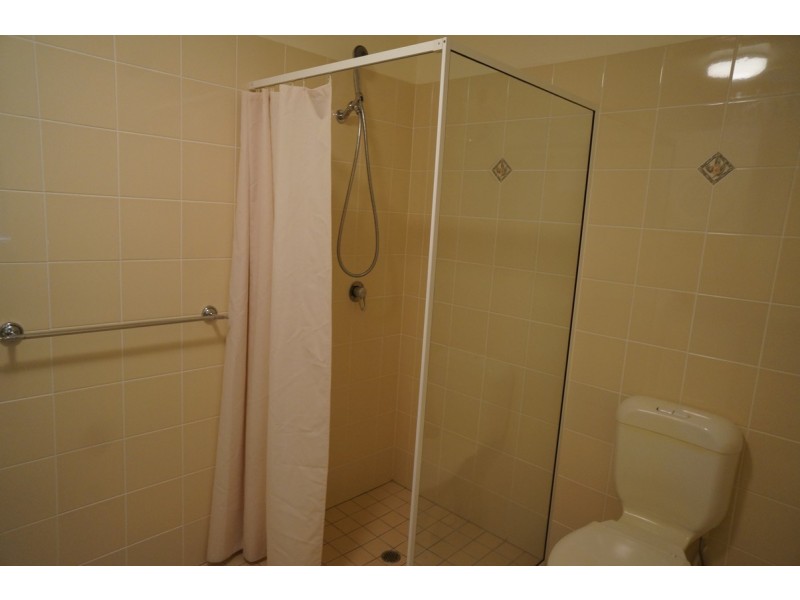 10 and 11/4 Don Wright Court, Andergrove QLD 4740