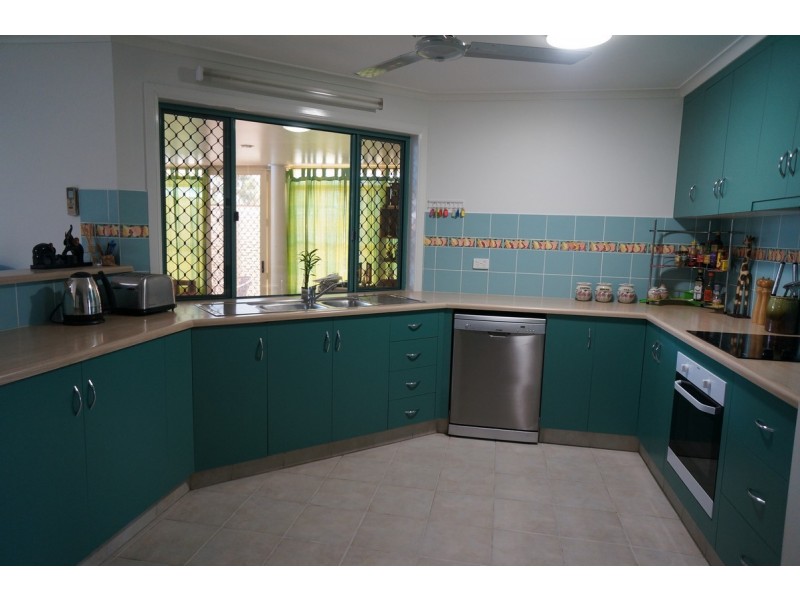 9 Caledonian Drive, Beaconsfield QLD 4740