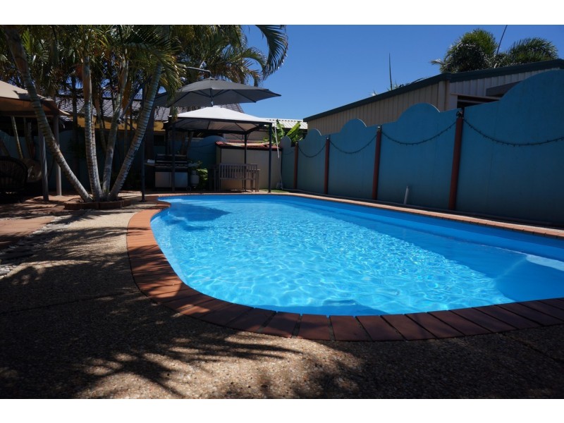 9 Caledonian Drive, Beaconsfield QLD 4740