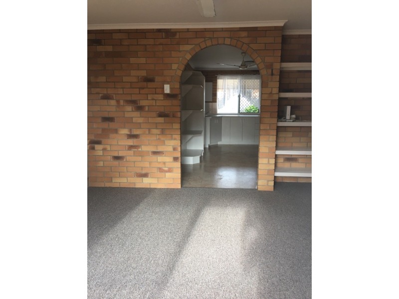 2/67 Oak Street, Andergrove QLD 4740