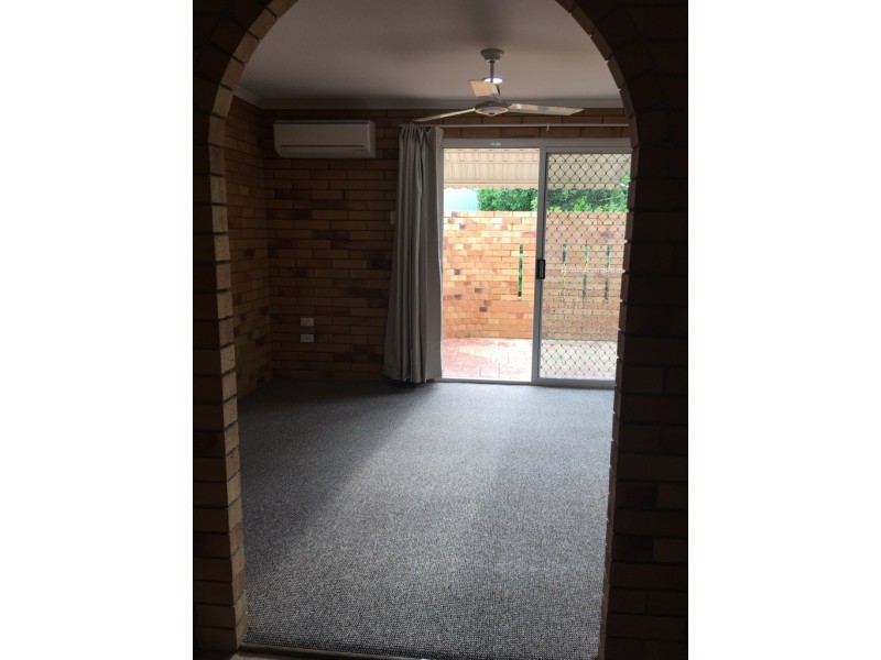 2/67 Oak Street, Andergrove QLD 4740