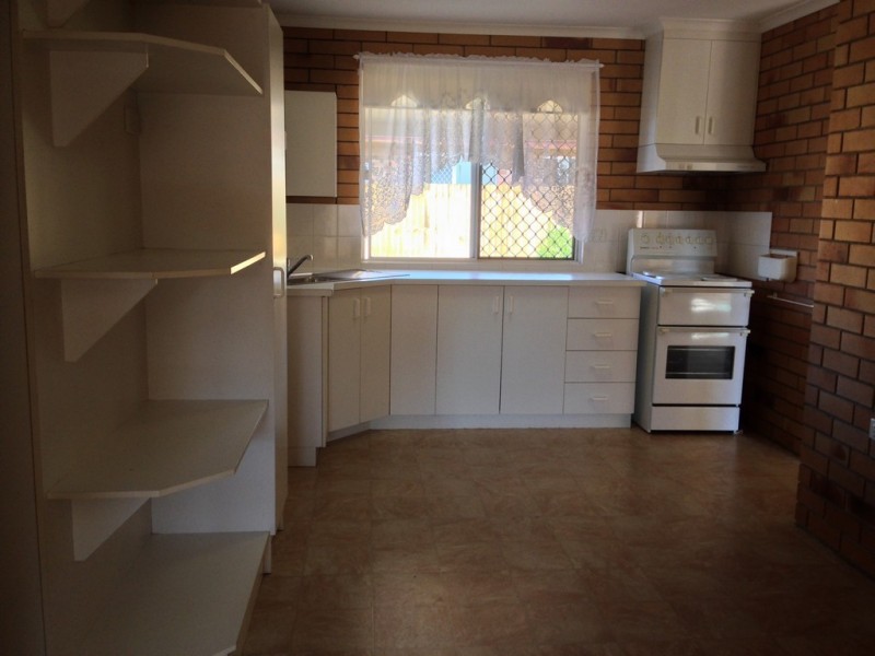 2/67 Oak Street, Andergrove QLD 4740