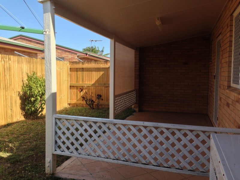 2/67 Oak Street, Andergrove QLD 4740