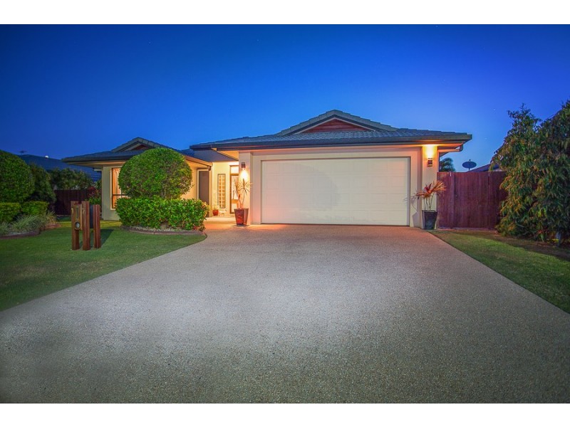 17 Romaine Court, Glenella QLD 4740