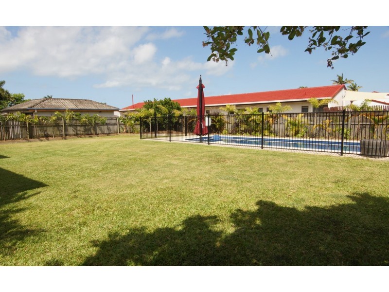 11 Sneyd Street, West Mackay QLD 4740