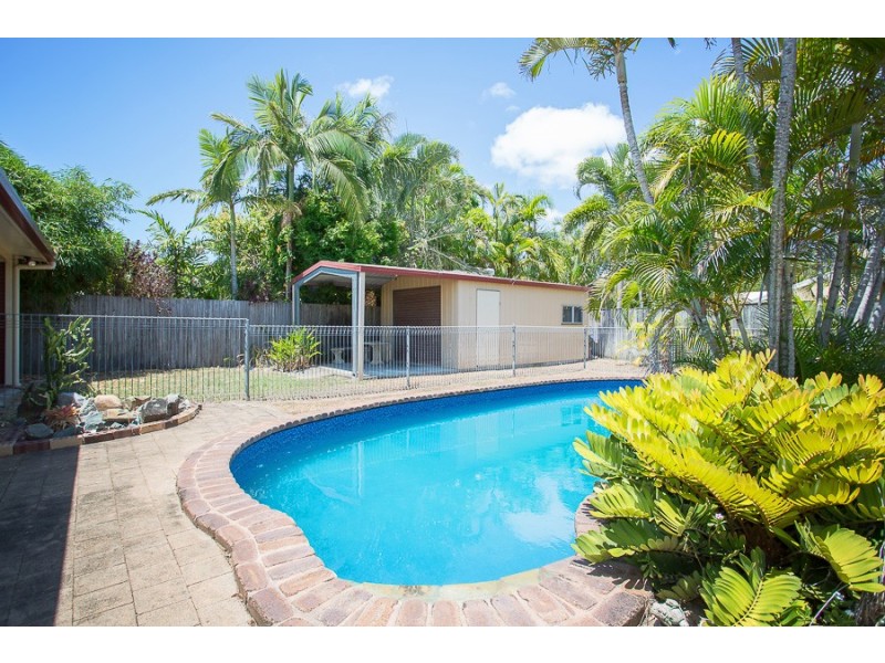 32 Coral Drive, Blacks Beach QLD 4740