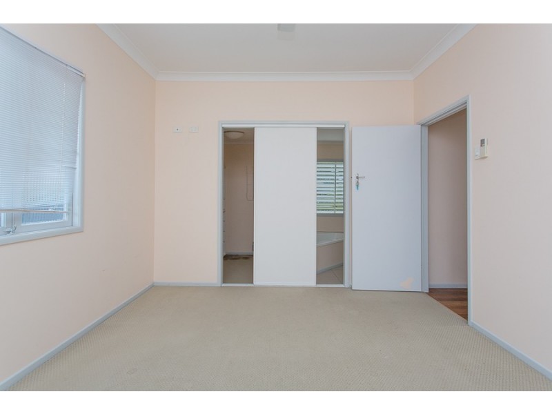 32 Scott Street, South Mackay QLD 4740
