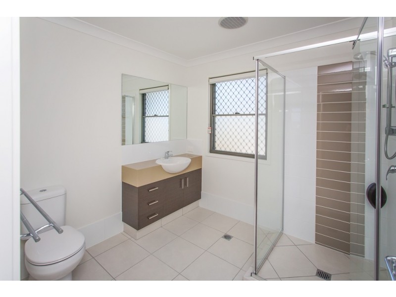 2/11 Sailway Drive, Eimeo QLD 4740
