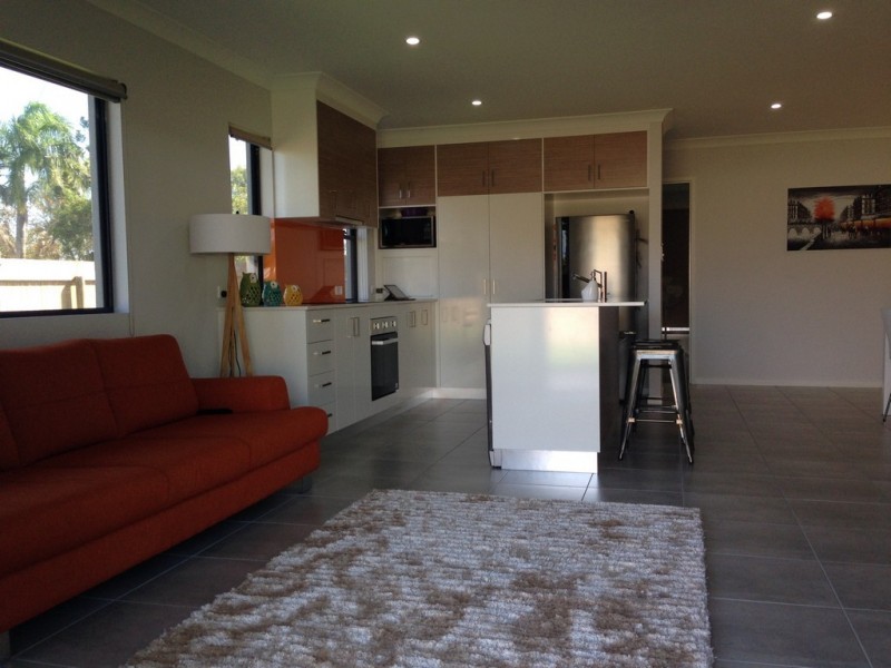 2A Mansfield Drive, Beaconsfield QLD 4740