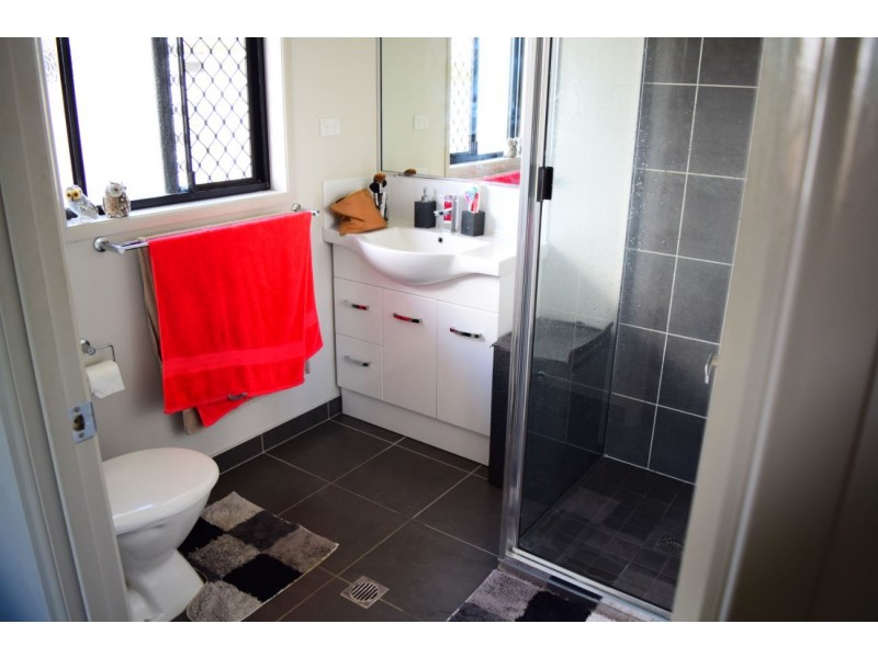 5 Burge Court, Glenella QLD 4740