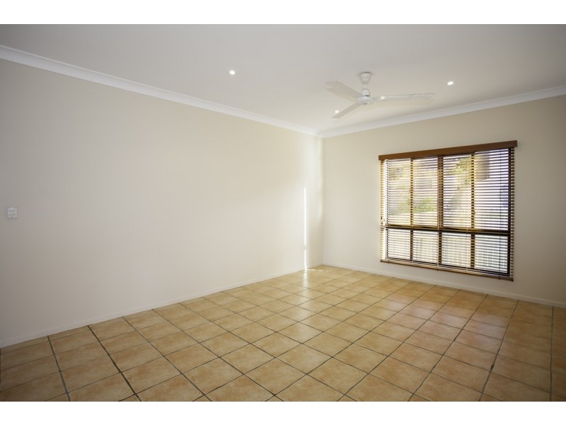 11 Cosford Close, Eimeo QLD 4740