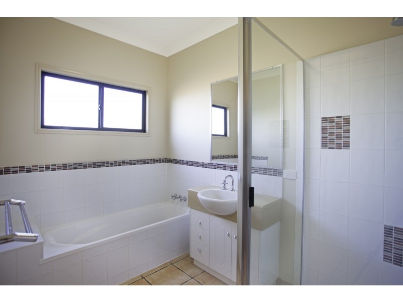 11 Cosford Close, Eimeo QLD 4740