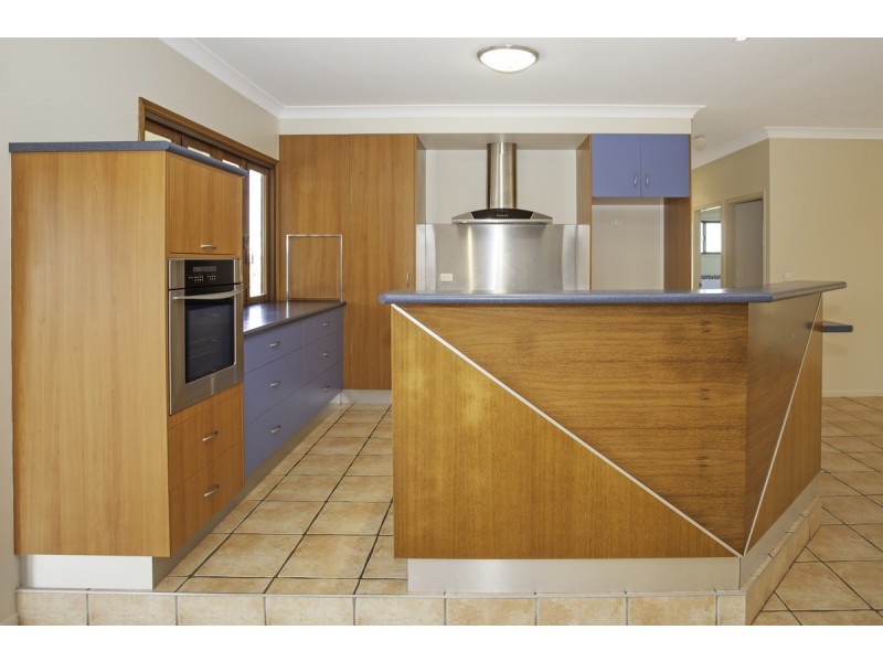 11 Cosford Close, Eimeo QLD 4740