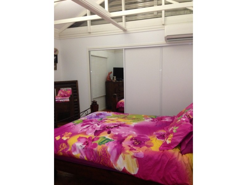 1 Grace Crescent, Slade Point QLD 4740