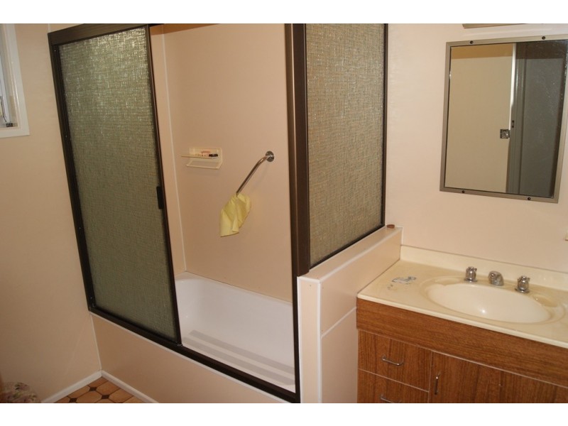 5 Thorning St, West Mackay QLD 4740