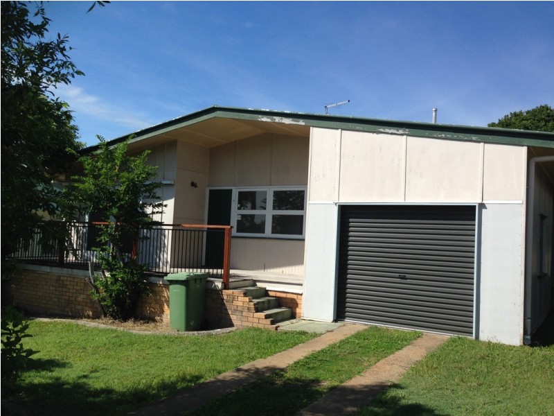 15 Roberts Avenue, North Mackay QLD 4740