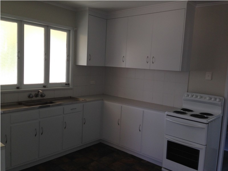 15 Roberts Avenue, North Mackay QLD 4740