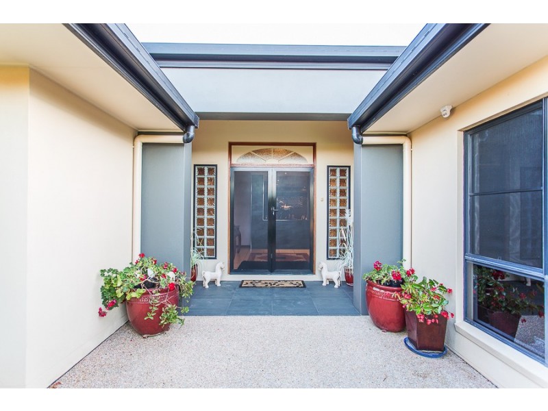 17 Romaine Court, Glenella QLD 4740