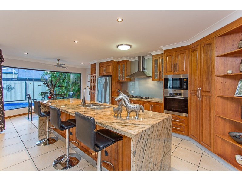 17 Romaine Court, Glenella QLD 4740