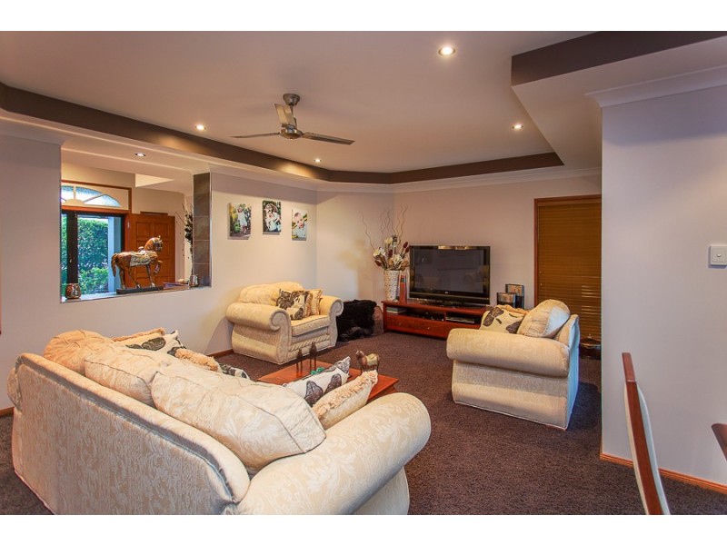 17 Romaine Court, Glenella QLD 4740