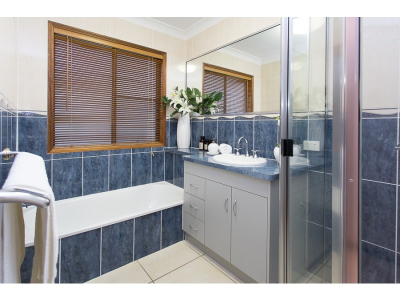 17 Romaine Court, Glenella QLD 4740