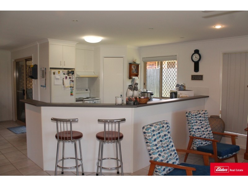 41 Schapers Road, Glenella QLD 4740