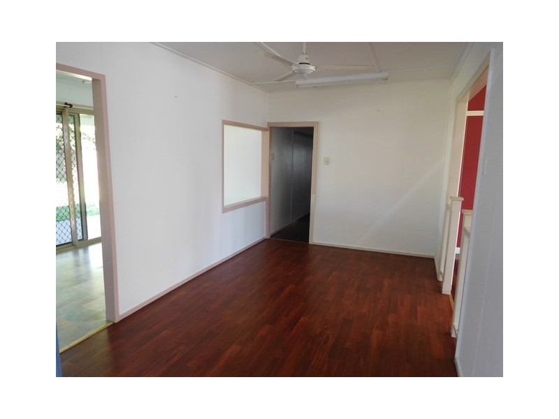 17 Pratt Street, South Mackay QLD 4740