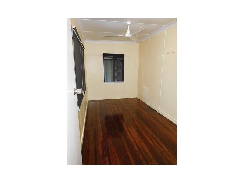 17 Pratt Street, South Mackay QLD 4740