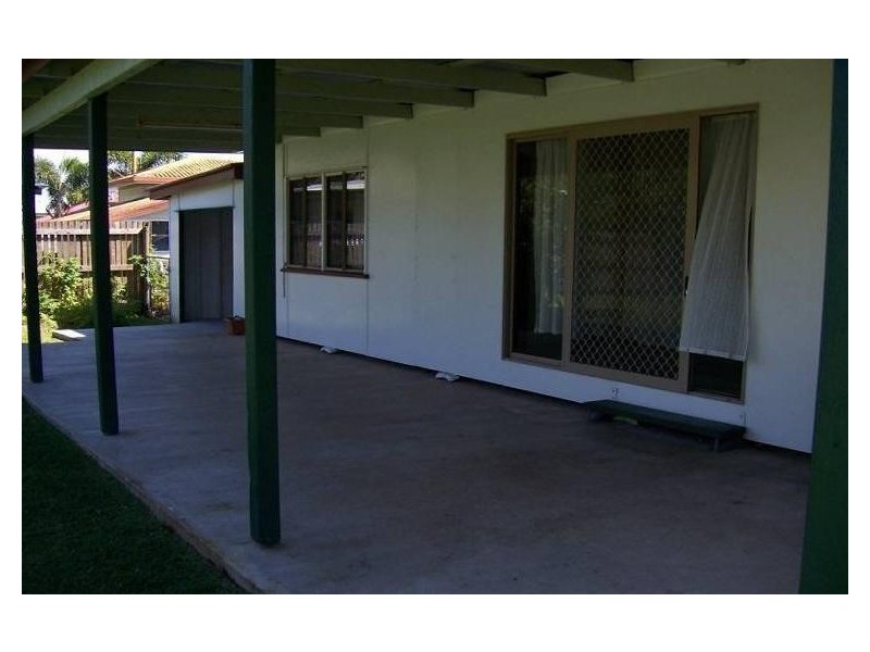 17 Pratt Street, South Mackay QLD 4740