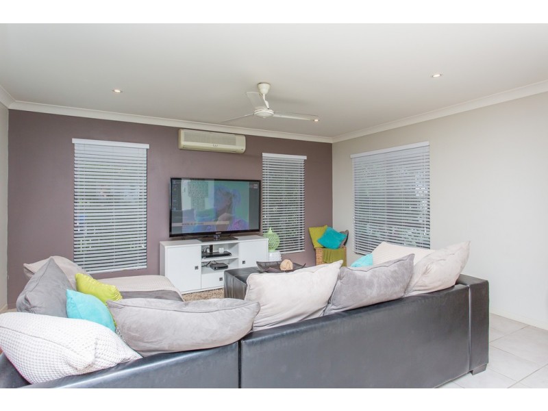 1 Douglas Crescent, Rural View QLD 4740
