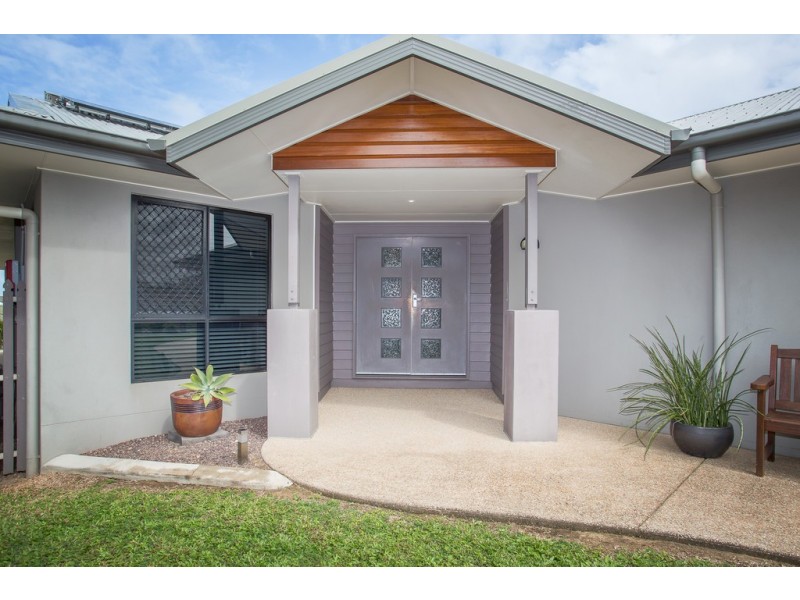 1 Douglas Crescent, Rural View QLD 4740