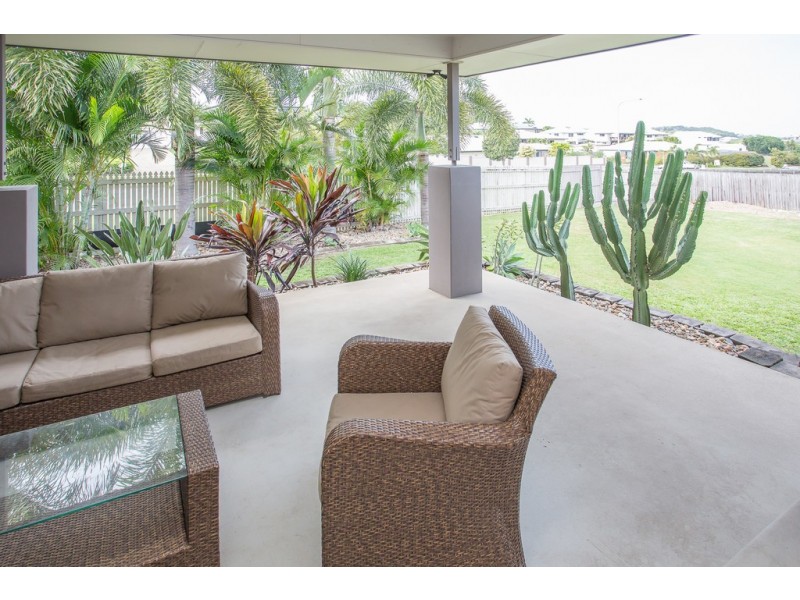 1 Douglas Crescent, Rural View QLD 4740