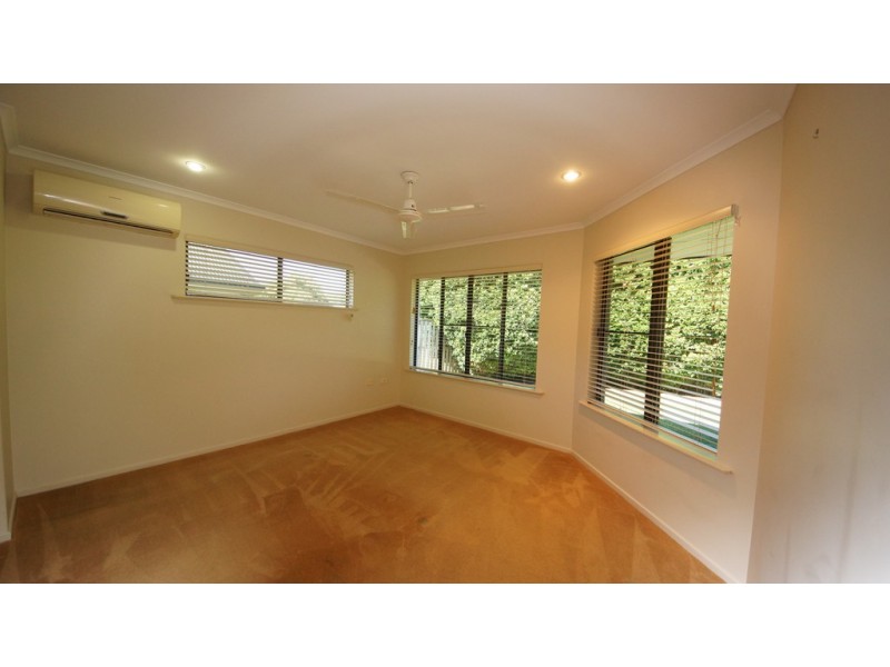 10 Narrabeen Street, Blacks Beach QLD 4740