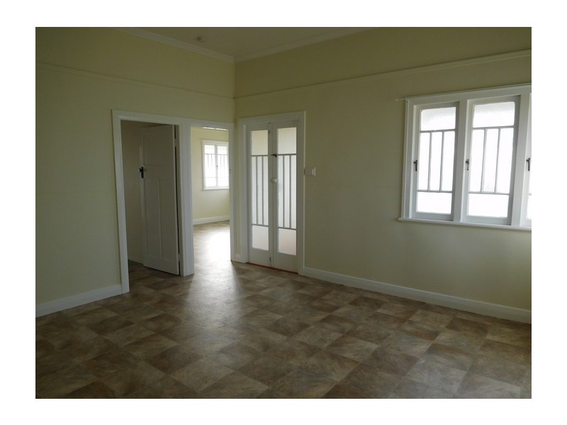 4 Sneyd Street, West Mackay QLD 4740