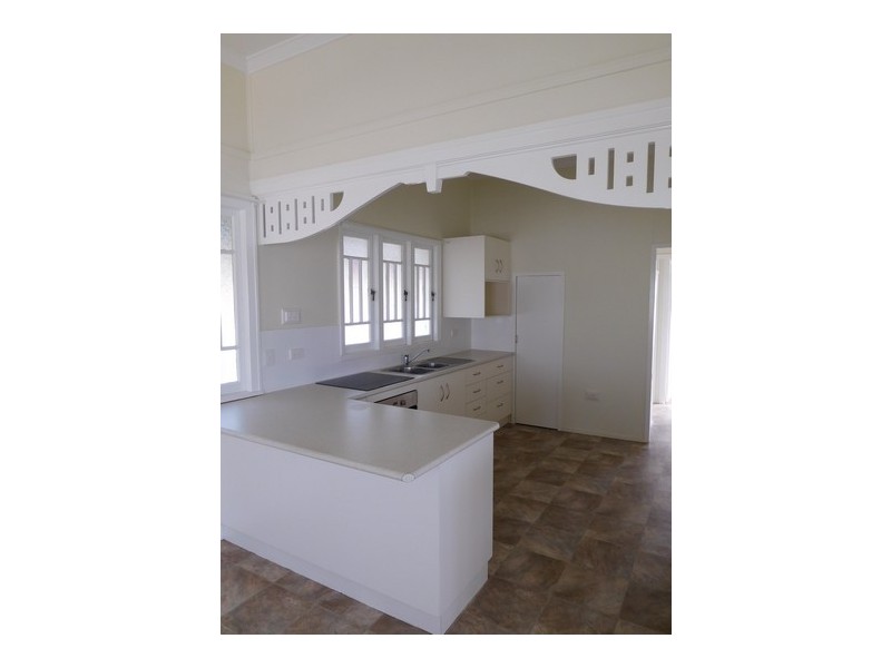 4 Sneyd Street, West Mackay QLD 4740