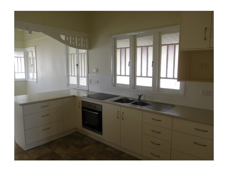 4 Sneyd Street, West Mackay QLD 4740