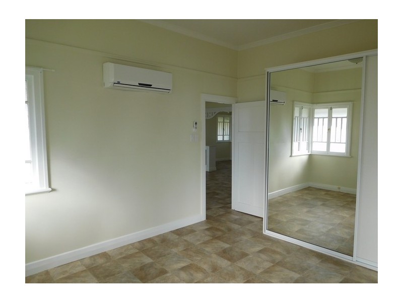 4 Sneyd Street, West Mackay QLD 4740