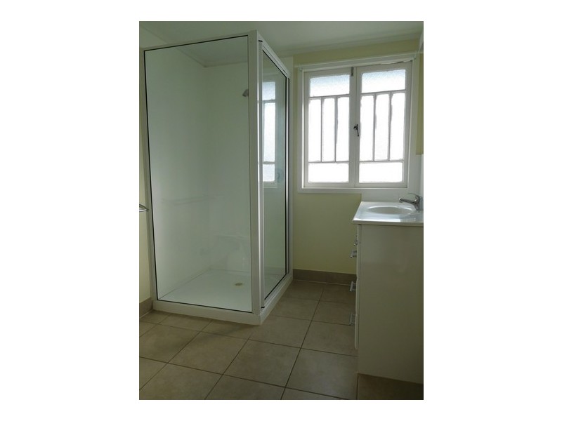 4 Sneyd Street, West Mackay QLD 4740