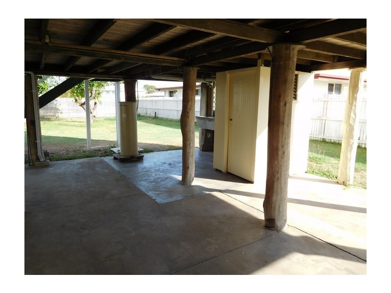 4 Sneyd Street, West Mackay QLD 4740